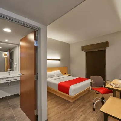 City Express Plus by Marriott Leon Centro de Convenciones Hotels near La casa del toro