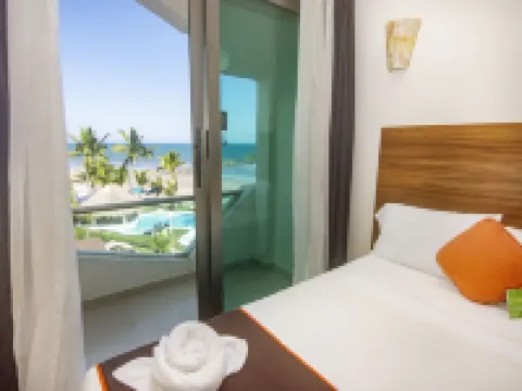 Playa Caracol Hotel & Spa Hotels in Boca Del Rio