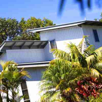 Mobys Beachside Retreat Hotel Exterior