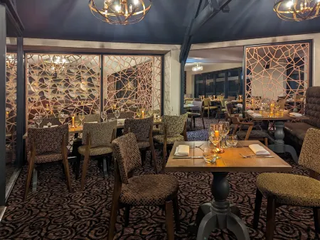 The White Swan Отели в г. Холм