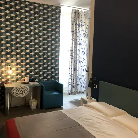 H Rooms Boutique Hotel Отели рядом с достопримечательностью «Борги ди Посиллипо»