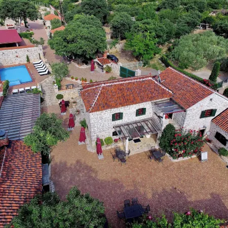 Heritage Hotel & Estate Raznjevica Dvori AD 1307 Hotels in Polaca
