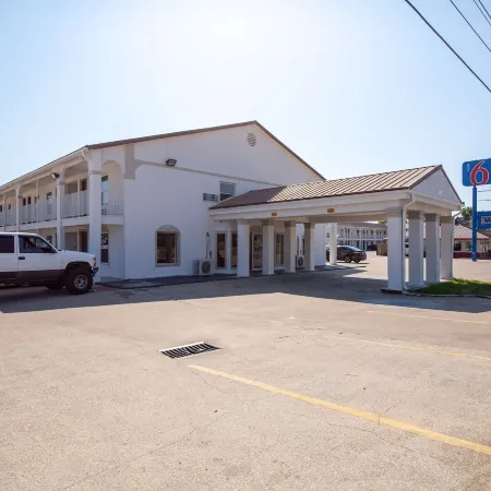 Studio 6 Bryan, TX - University Area