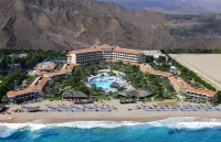Fujairah Rotana Resort & Spa Hoteles cerca de Sandy Beach