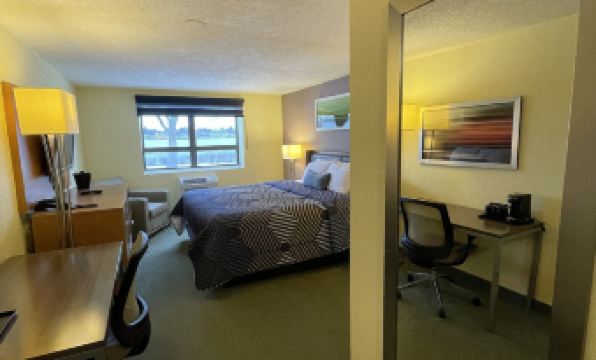 Lakeside Inn - Housity