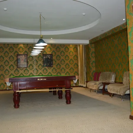 Land Hotel