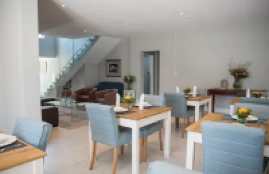 더 웨일 온 메인 B&B