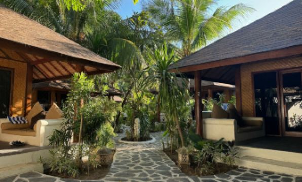 Scallywags Beach Club