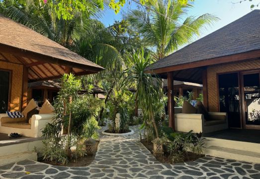 스캘리왁스 비치 클럽의 야외 수영장 사진