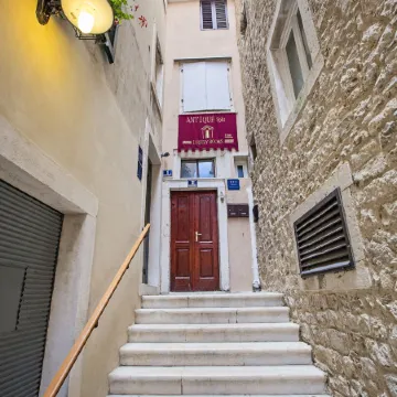 Heritage Hotel Antique Split Отели рядом с достопримечательностью «Splitlicious»
