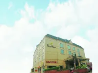 Savoy Suites Noida Hotel a Noida