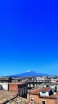 卡塔尼亞套房酒店 - 山景