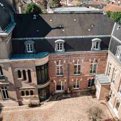 Hotel Castel Jeanson Hotel Exterior