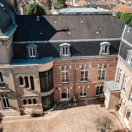 Hotel Castel Jeanson Отели в г. Аи