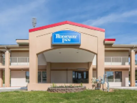 โรดเวย์ อินน์ แมริเอตตา ใกล้ ดอบบินส์ เออาร์บี โรงแรมในมาเรียตตา