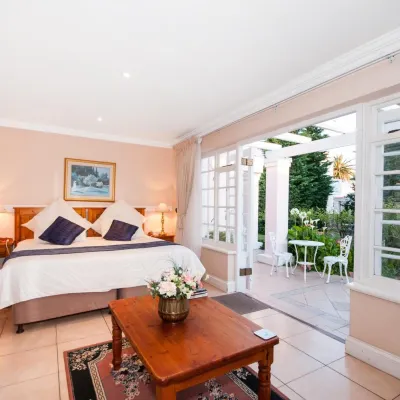 Heugh Road Guest House Hotels near GFI Art Gallery