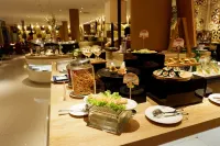 Crown Prince Hotel Surabaya Managed by Midtown Indonesia - Aamiainen