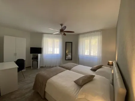 Hotel Station Отели в г. Мезокко