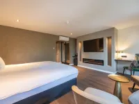 Boutique Hotel Corona Hotels near Prison Gate