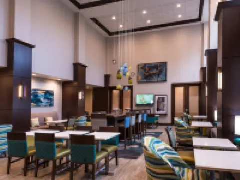 Hampton Inn & Suites Olympia/Lacey Hotels in Olympia