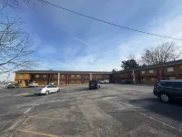 Economy Inn & Suites - Motel