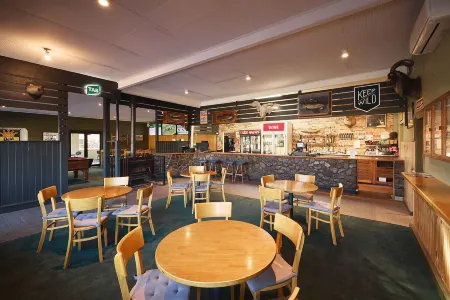 Alpine Inn Отели в г. Тамбарамба