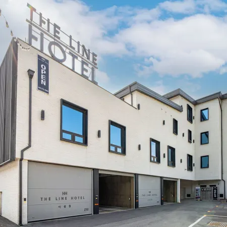 The Line Hotel Отели рядом с достопримечательностью «Галерея Shigan Toki»