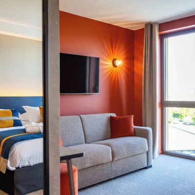HOTEL PANORAMA 360 佈雷斯堡 鄰近安泰爾展覽中心（Ainterexpo）的酒店