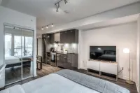 INFIVILLA Suites Eaton Center - Balkon