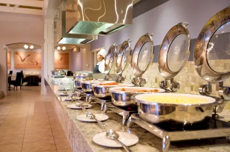 The Caledon Hotel and Spa Отели в г. Caledon