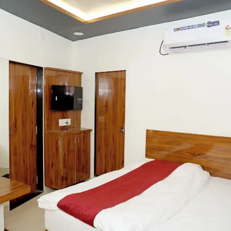 Radhe Krishna Hotel and Restaurant