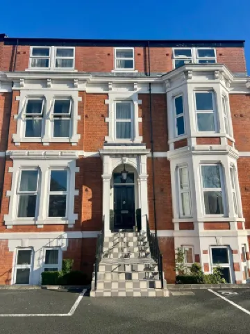 Kensington House by Warren Collection
