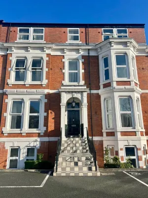 Kensington House by Warren Collection