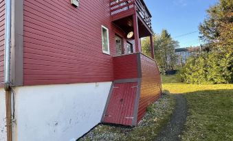 Arctic Paradise - 4 Bedroom Apartment in Tromso