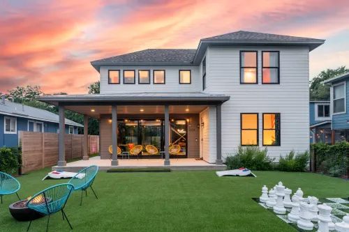 Queen's Gambit - 7 Min Uber to Downtown Atx - Bungalow