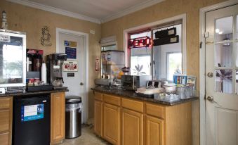 Harbor Inn & Suites Oceanside