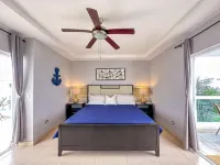 Incredible 3 Br Penthouse w BBQ & Jacuzzi - balcony