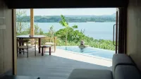 Yawn Yard Kouri Island - romantici