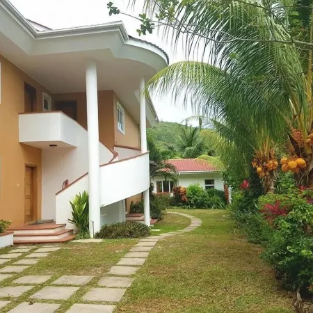Praslin Paradise