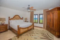 Pristine Bay 1108 4 Bedroom Home by RedAwning