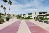 Walk 2 Old Town - Pool View Fashion Square