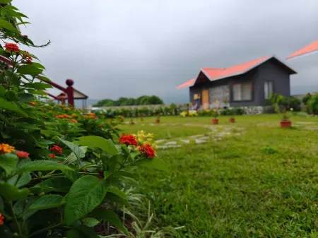 Varu woods Отели в г. Кадад