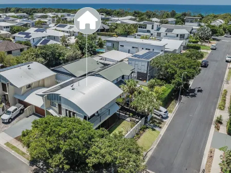 Beachside Escape by Cottonwood