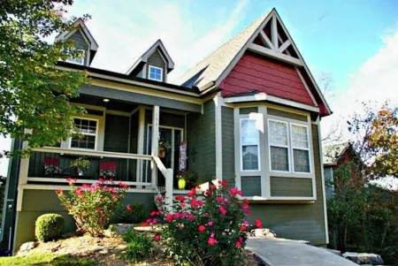 Pool/Clubhouse/Table Rock Lake Access/Public Launch