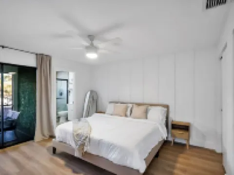 2 Bedroom Home in Fort Myers by Sanibel & Beaches, Private, WiFi, AC, Sleeps 6 Hotels in Iona