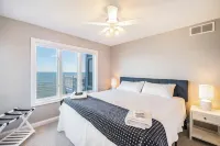 Beachfront home minutes from downtown Caseville - panoramic views of Lake Huron!