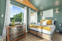 Lake Views! Private Hot Tub and Fire Pit! Lux Couple's Retreat