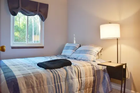 Exclusive 2B1B Prime Location Quiet Neighborhood