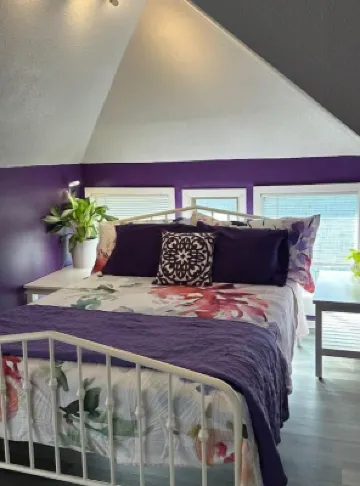 Creative Cozy Urban Retreat Hotels in 