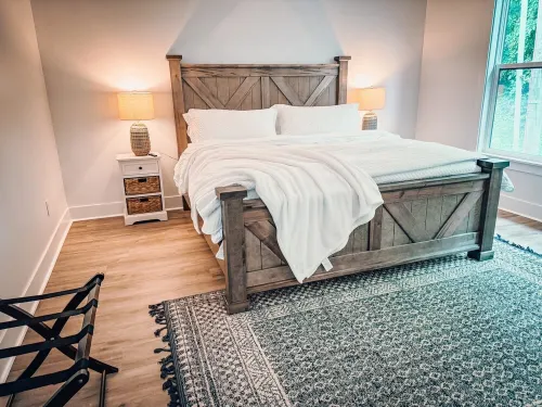 The Wharf at Buckeye Lake Hotels in Harbor Hills